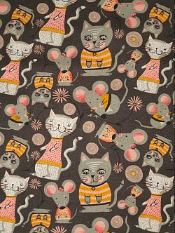 AP008 - Cats and Mice - 100% cotton. 45" wide. £6.99pm